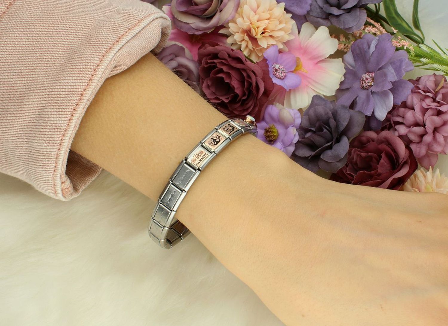 Nomination Link 9K zawieszka złoto Napis Namaste z Kwiatkami 430202 43.jpg